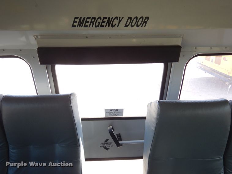 image for item JJ9848 1997 Thomas Built Saf-T-Liner MVP  school bus