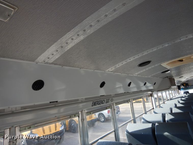 image for item JJ9848 1997 Thomas Built Saf-T-Liner MVP  school bus