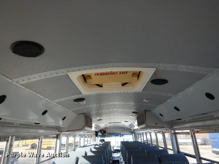 image for item JJ9848 1997 Thomas Built Saf-T-Liner MVP  school bus