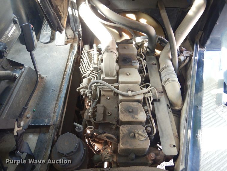 image for item JJ9848 1997 Thomas Built Saf-T-Liner MVP  school bus