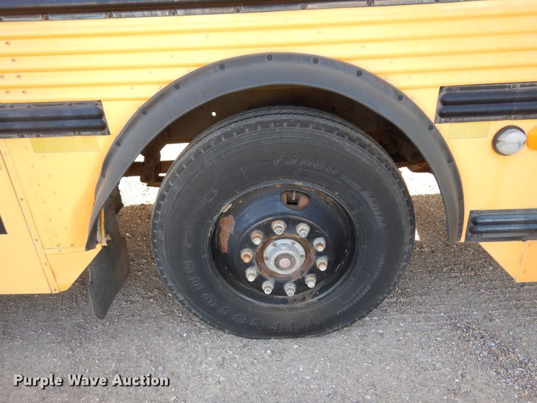 image for item JJ9848 1997 Thomas Built Saf-T-Liner MVP  school bus