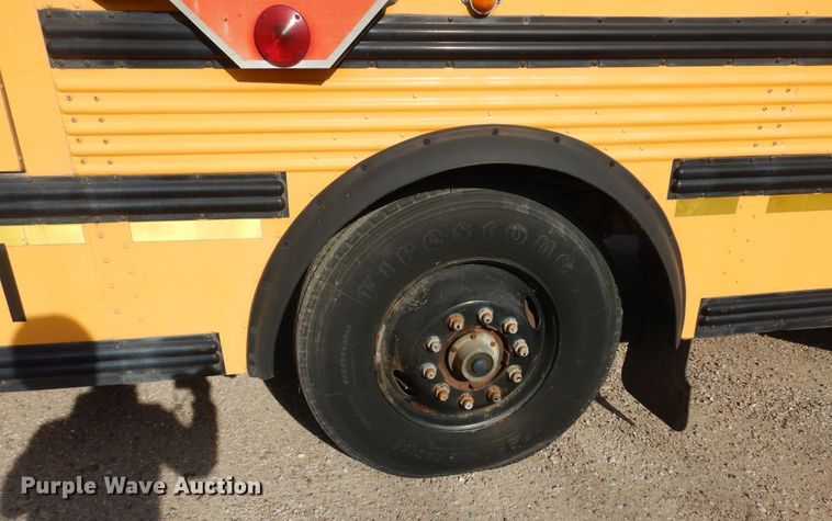 image for item JJ9848 1997 Thomas Built Saf-T-Liner MVP  school bus