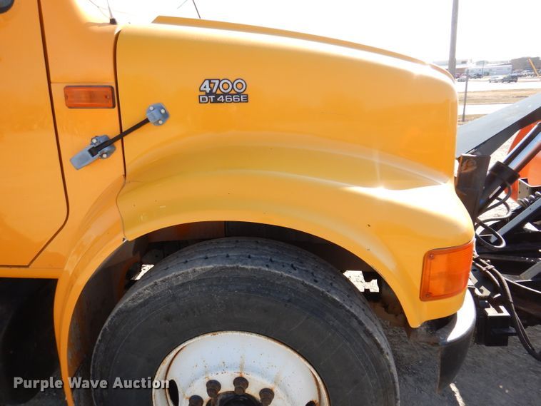 image for item JK9519 1998 International 4700  dump truck