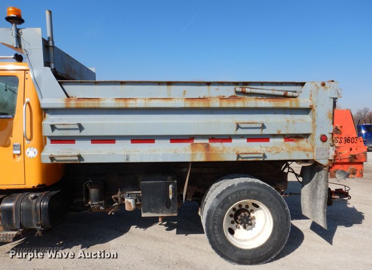 image for item JK9519 1998 International 4700  dump truck