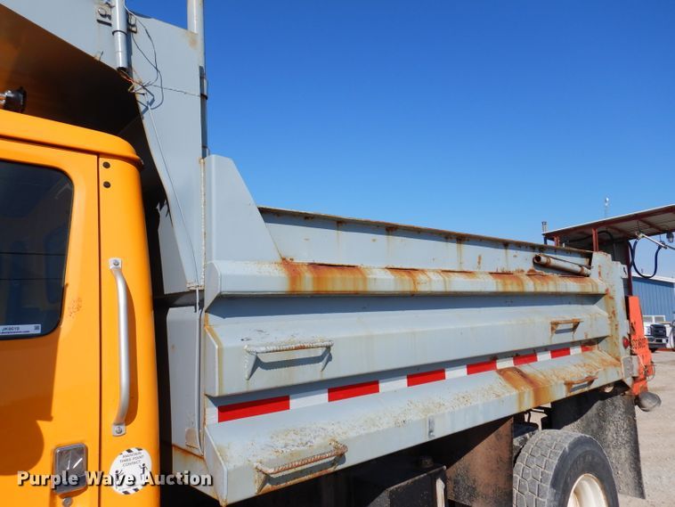 image for item JK9519 1998 International 4700  dump truck