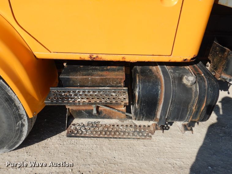 image for item JK9519 1998 International 4700  dump truck