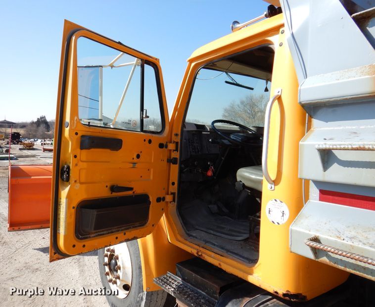 image for item JK9519 1998 International 4700  dump truck