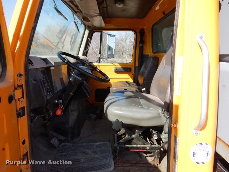 image for item JK9519 1998 International 4700  dump truck