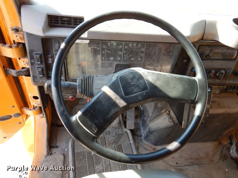 image for item JK9519 1998 International 4700  dump truck