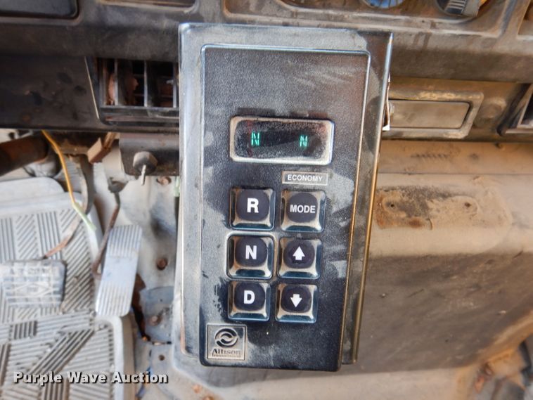 image for item JK9519 1998 International 4700  dump truck