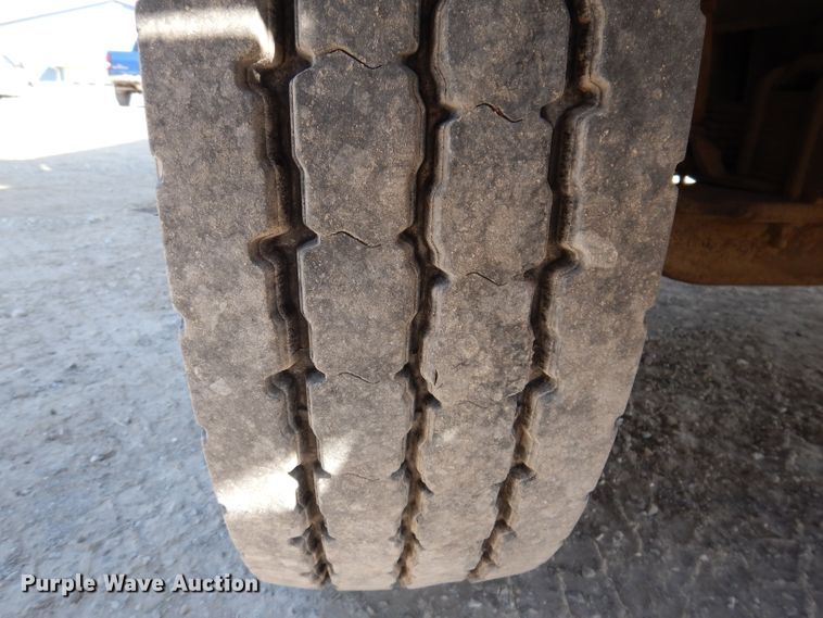 image for item JK9519 1998 International 4700  dump truck