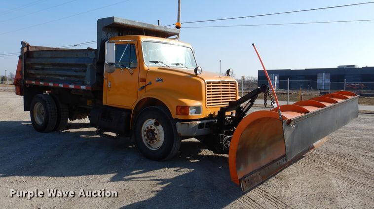 image for item JK9520 2000 International 4900  dump truck