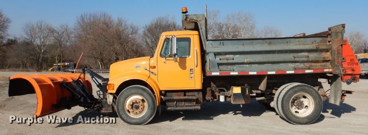 image for item JK9520 2000 International 4900  dump truck