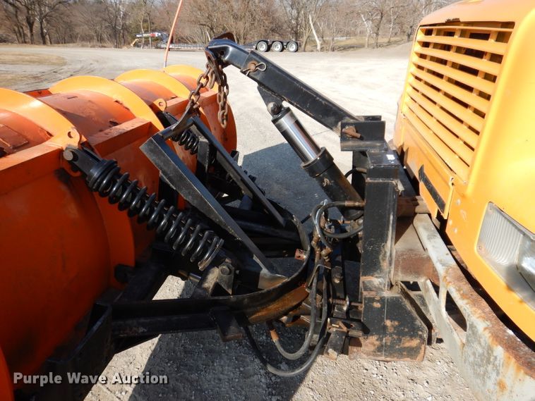 image for item JK9520 2000 International 4900  dump truck