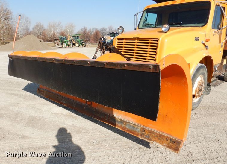 image for item JK9520 2000 International 4900  dump truck