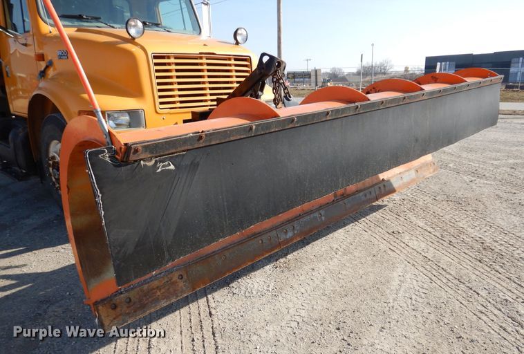 image for item JK9520 2000 International 4900  dump truck