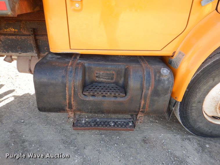 image for item JK9520 2000 International 4900  dump truck