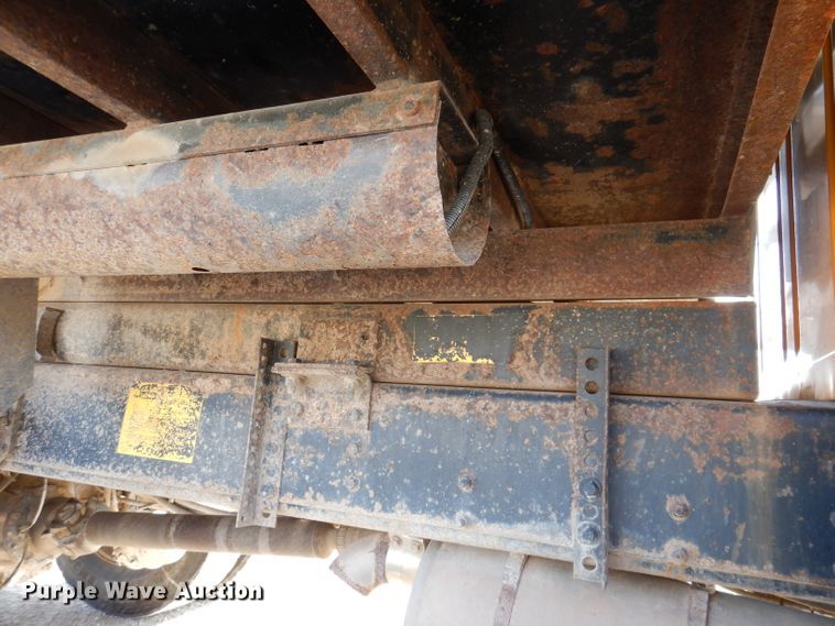 image for item JK9520 2000 International 4900  dump truck