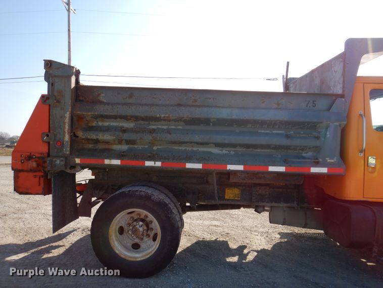 image for item JK9520 2000 International 4900  dump truck