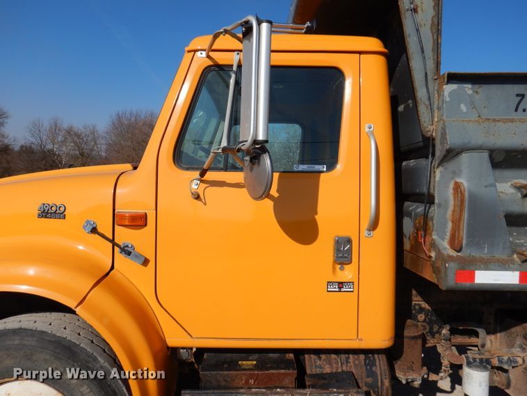 image for item JK9520 2000 International 4900  dump truck