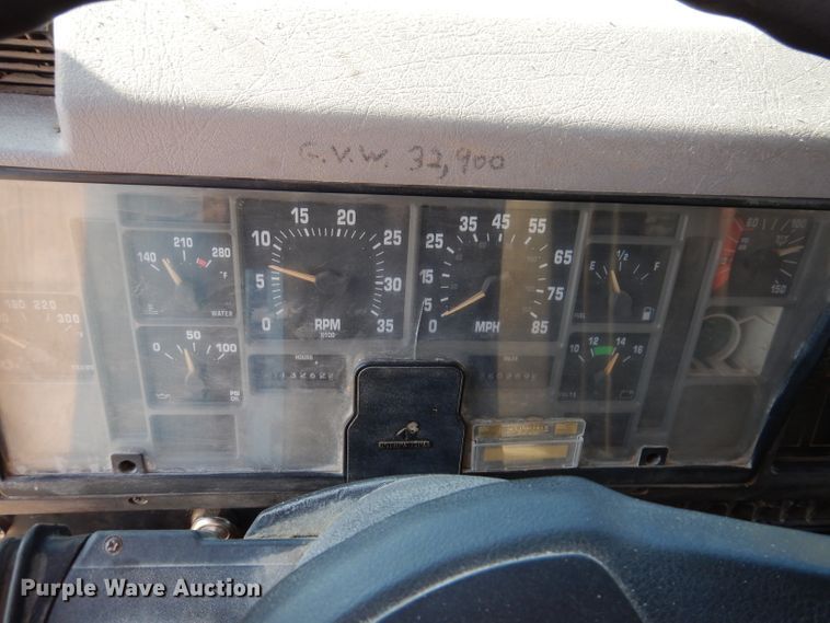 image for item JK9520 2000 International 4900  dump truck