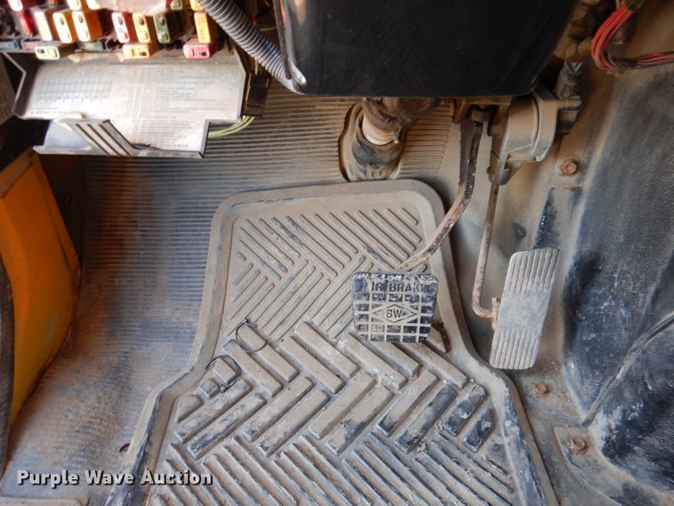 image for item JK9520 2000 International 4900  dump truck