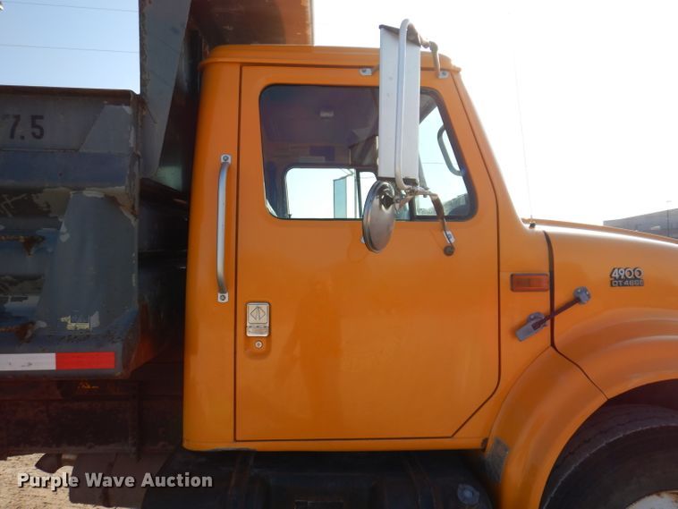 image for item JK9520 2000 International 4900  dump truck