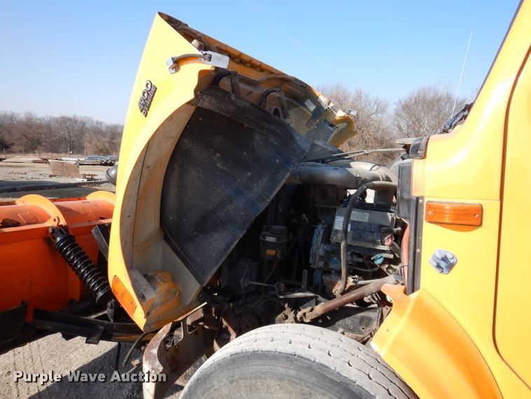 image for item JK9520 2000 International 4900  dump truck