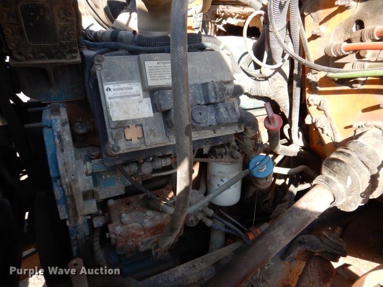 image for item JK9520 2000 International 4900  dump truck