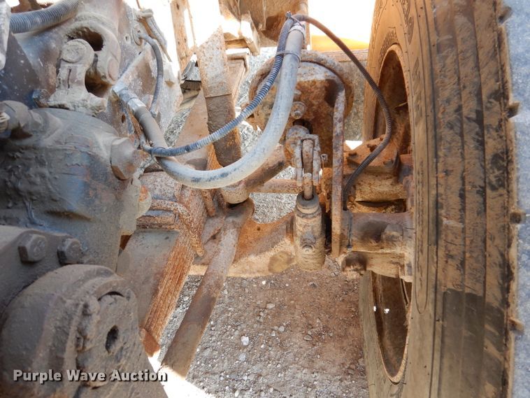 image for item JK9520 2000 International 4900  dump truck