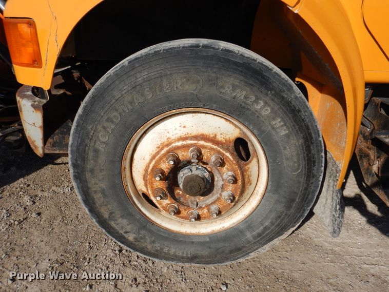 image for item JK9520 2000 International 4900  dump truck