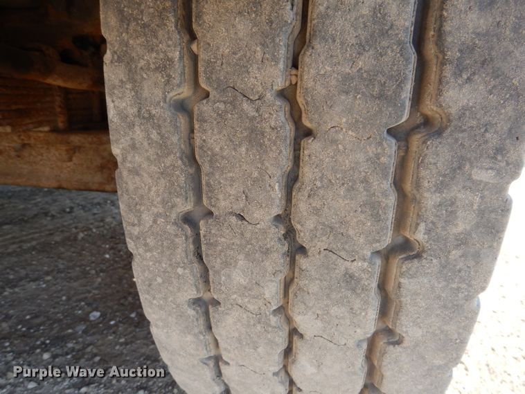 image for item JK9520 2000 International 4900  dump truck