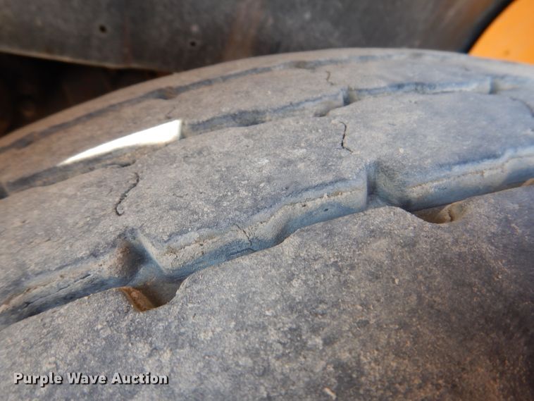 image for item JK9520 2000 International 4900  dump truck