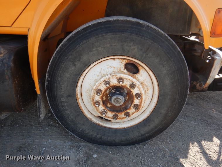 image for item JK9520 2000 International 4900  dump truck