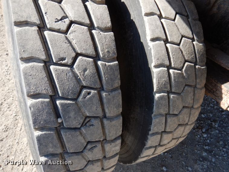 image for item JK9520 2000 International 4900  dump truck