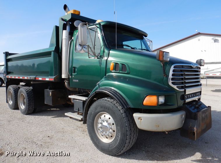 image for item JK9544 2001 Sterling LT9500 dump truck
