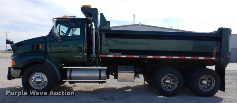 image for item JK9544 2001 Sterling LT9500 dump truck