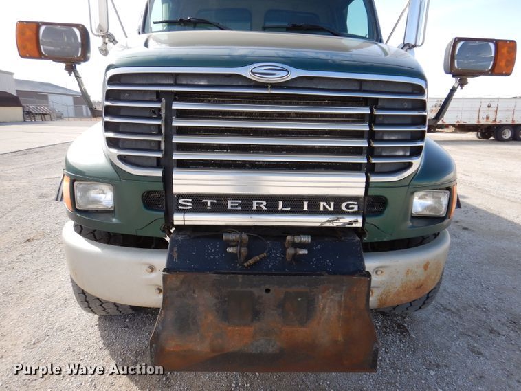 image for item JK9544 2001 Sterling LT9500 dump truck