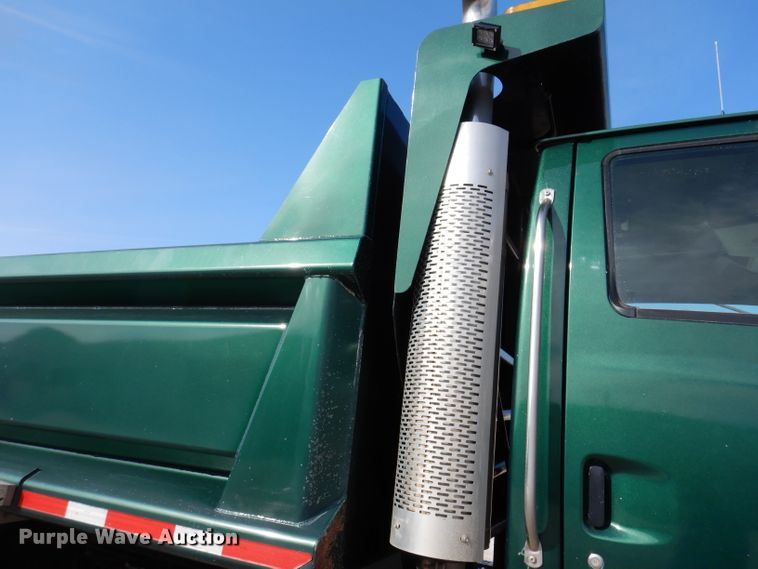 image for item JK9544 2001 Sterling LT9500 dump truck