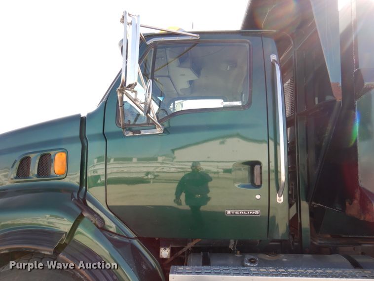 image for item JK9544 2001 Sterling LT9500 dump truck