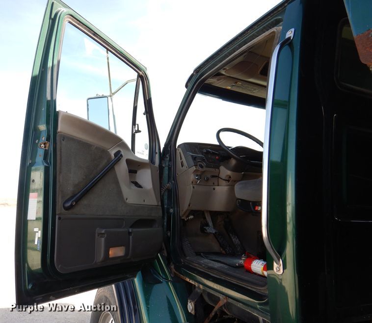 image for item JK9544 2001 Sterling LT9500 dump truck