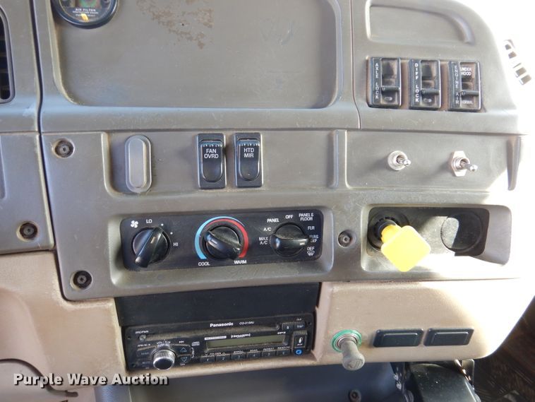 image for item JK9544 2001 Sterling LT9500 dump truck