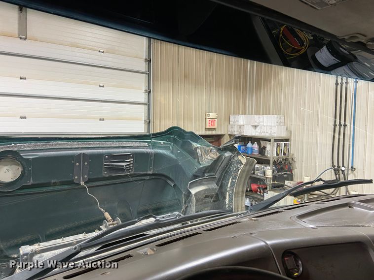 image for item JK9544 2001 Sterling LT9500 dump truck