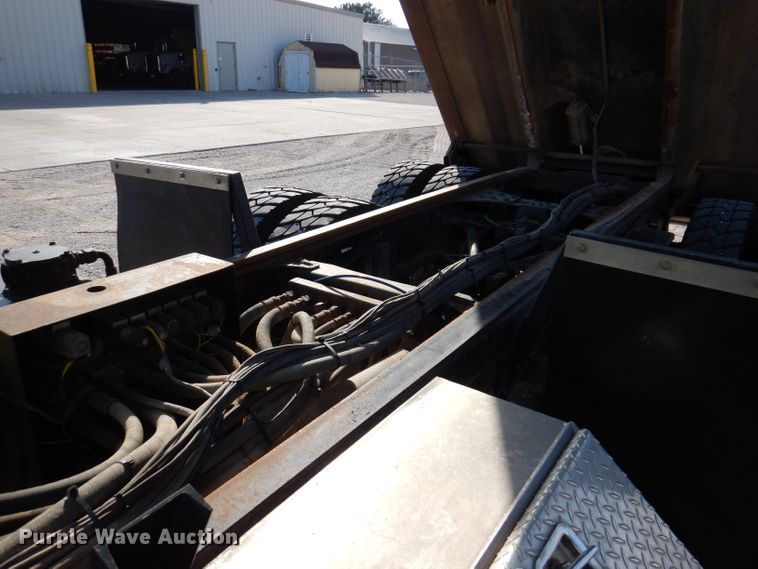 image for item JK9544 2001 Sterling LT9500 dump truck