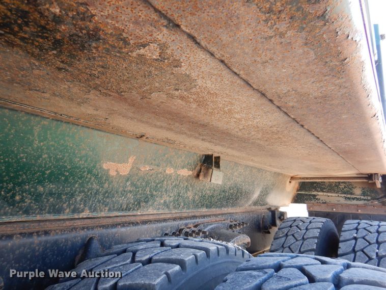 image for item JK9544 2001 Sterling LT9500 dump truck