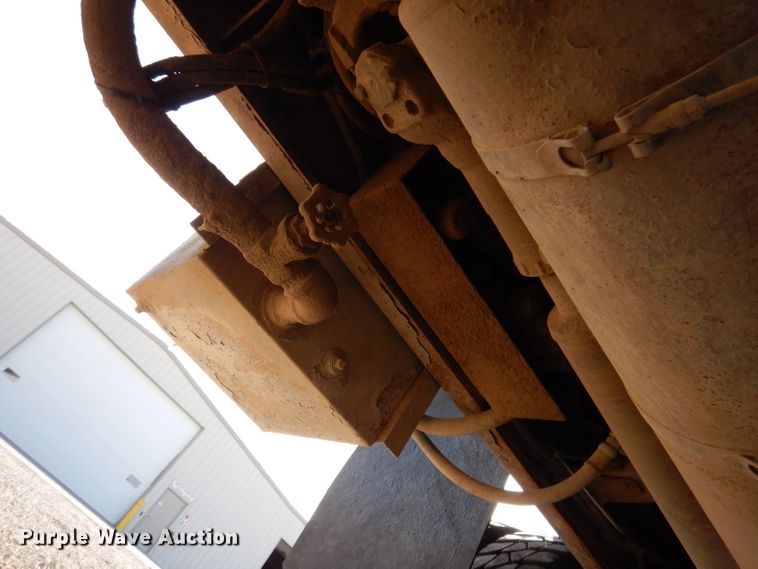 image for item JK9544 2001 Sterling LT9500 dump truck