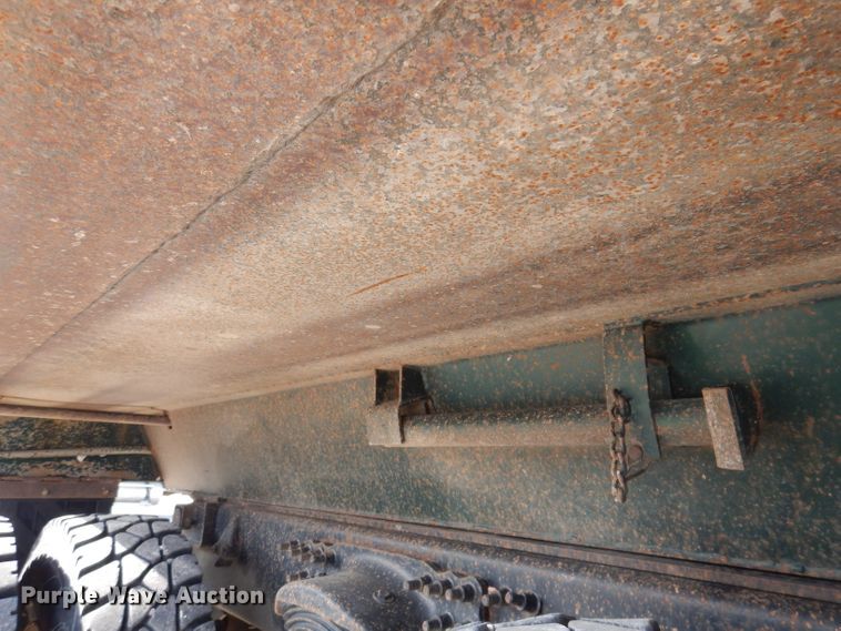 image for item JK9544 2001 Sterling LT9500 dump truck