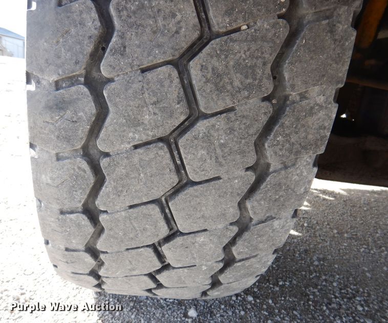 image for item JK9544 2001 Sterling LT9500 dump truck