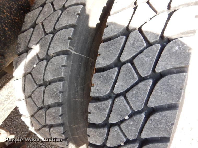 image for item JK9544 2001 Sterling LT9500 dump truck