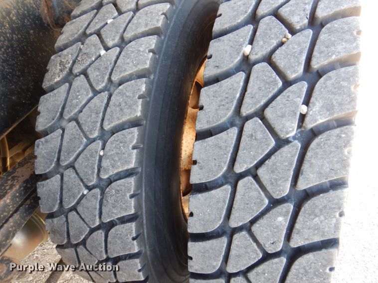 image for item JK9544 2001 Sterling LT9500 dump truck